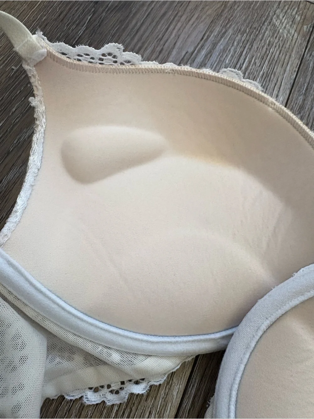 Fredericks of Hollywood Lace Overlay Light Cream extreme Push-Up Bra - 34C